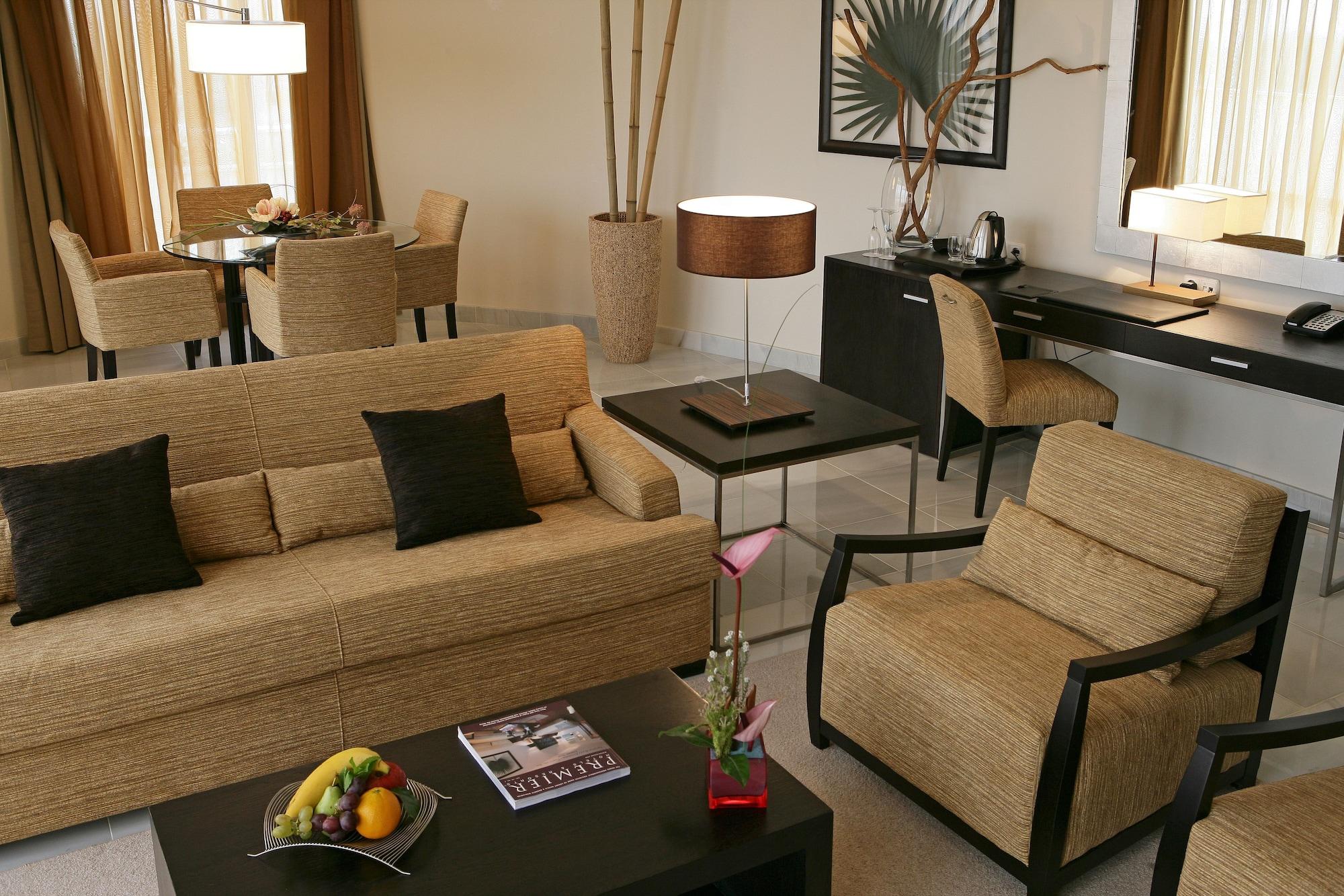 מלון אסטפונה Senator Banus (Adults Only) מראה חיצוני תמונה A suite at the hotel