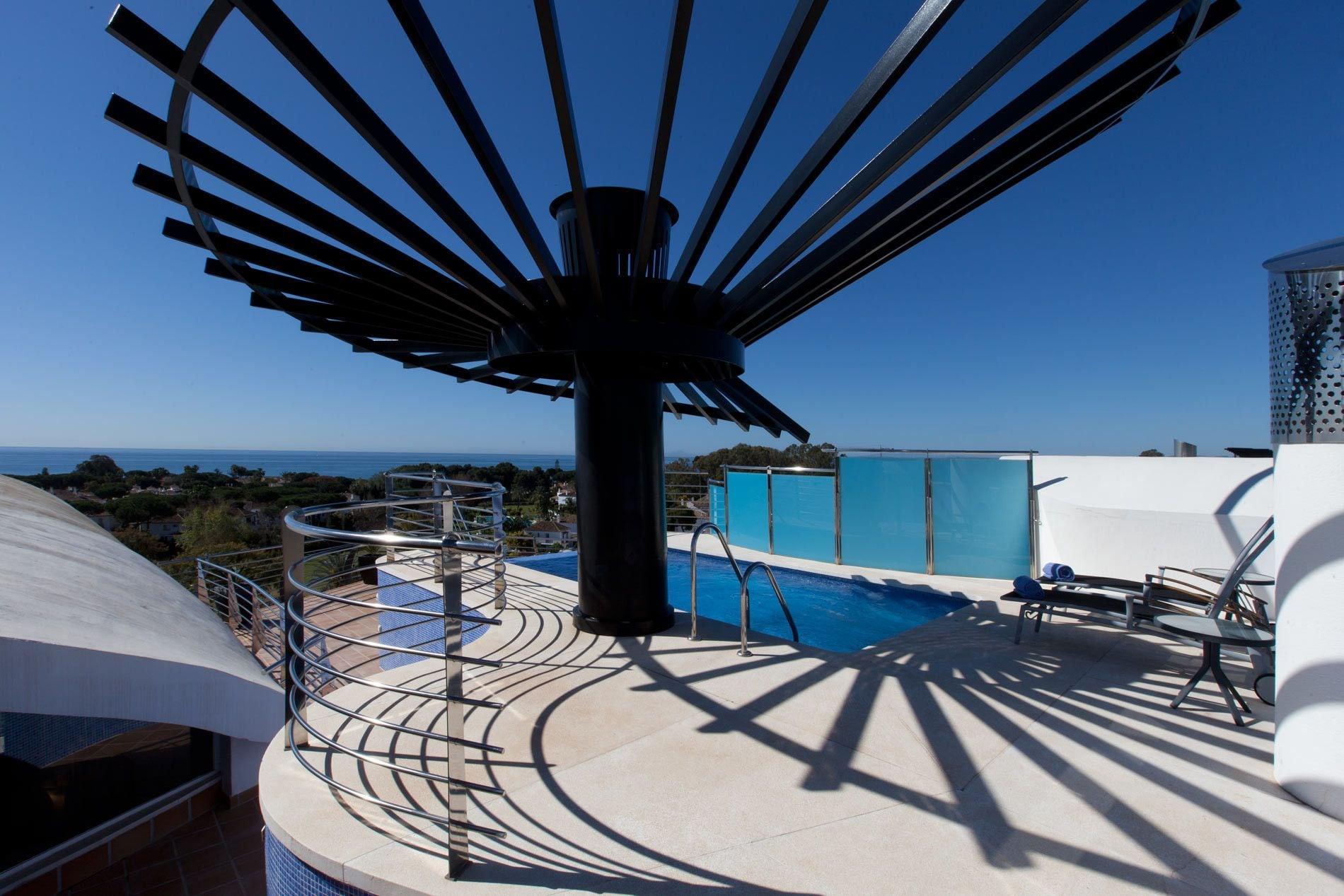 מלון אסטפונה Senator Banus (Adults Only) מראה חיצוני תמונה The pool at the hotel