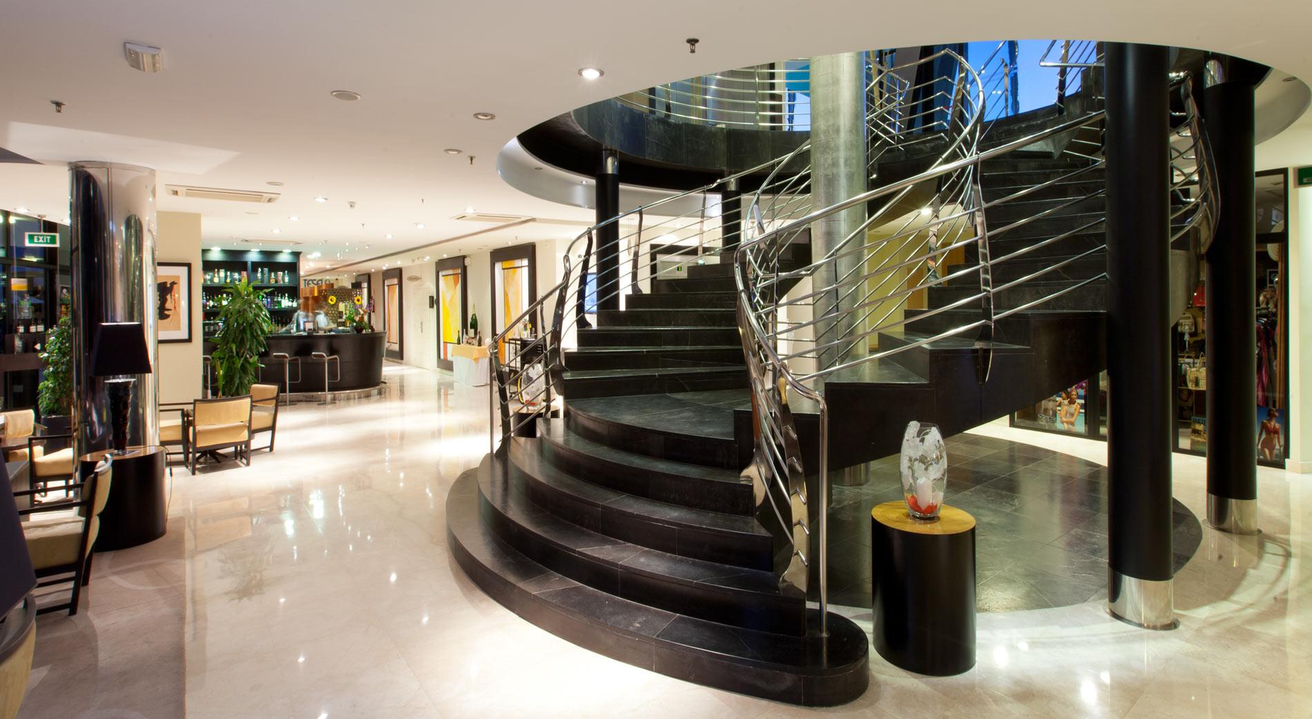 מלון אסטפונה Senator Banus (Adults Only) מראה חיצוני תמונה The lobby of the hotel
